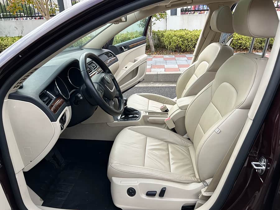 Skoda Superb 2012 immagine di auto #6