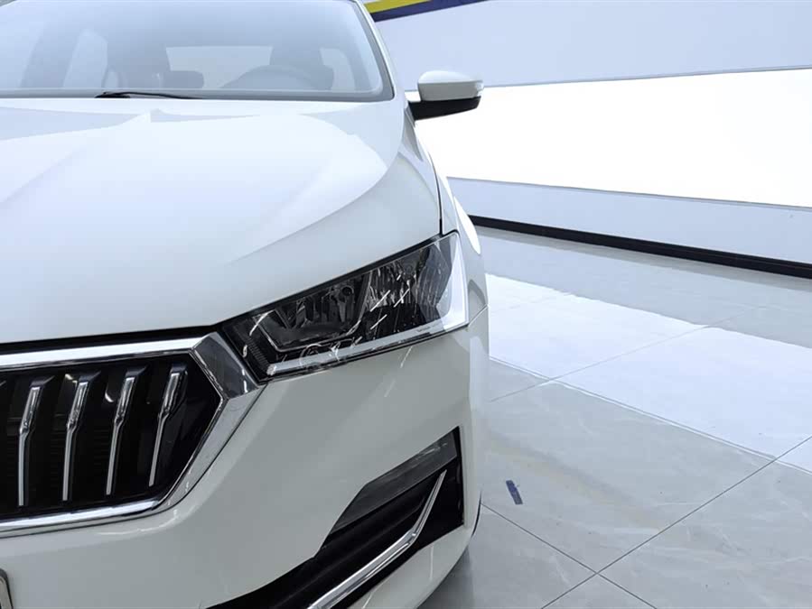 Skoda Rapid 2021 car image #6