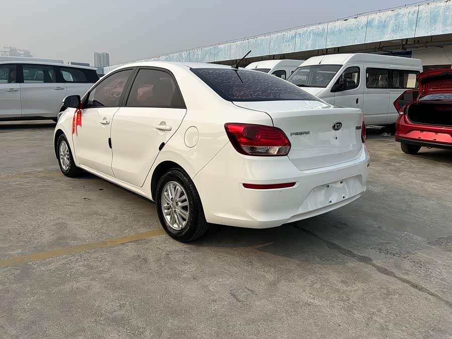 起亚 焕驰 2017 汽车图片 #6