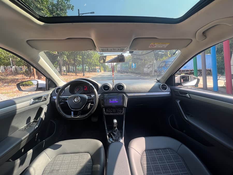 Volkswagen Jetta 2017 immagine di auto #6