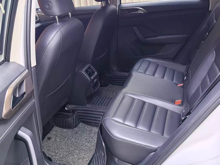 Volkswagen Tharu 2020 car image #6