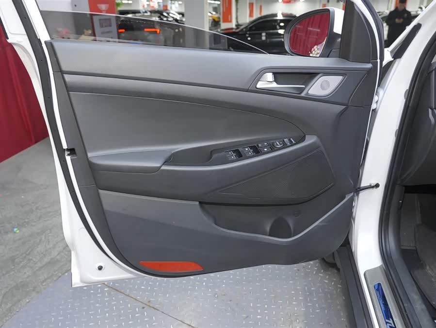 Hyundai Tucson 2021 car image #6