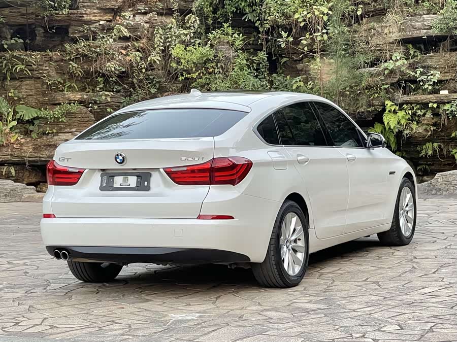 BMW 5 Series GT 2016 صورة سيارة #6