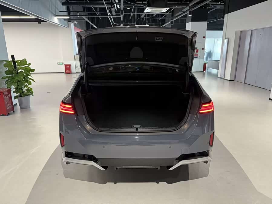 BMW i5 2024 #6 BMW i5 2024 car image #6