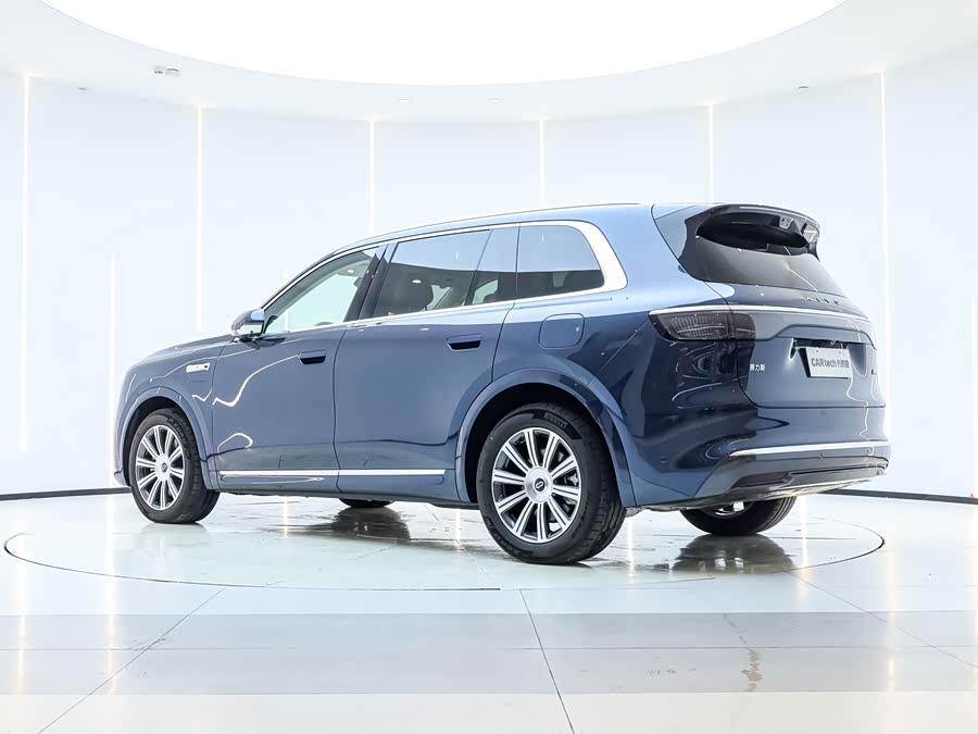2025 car image #6