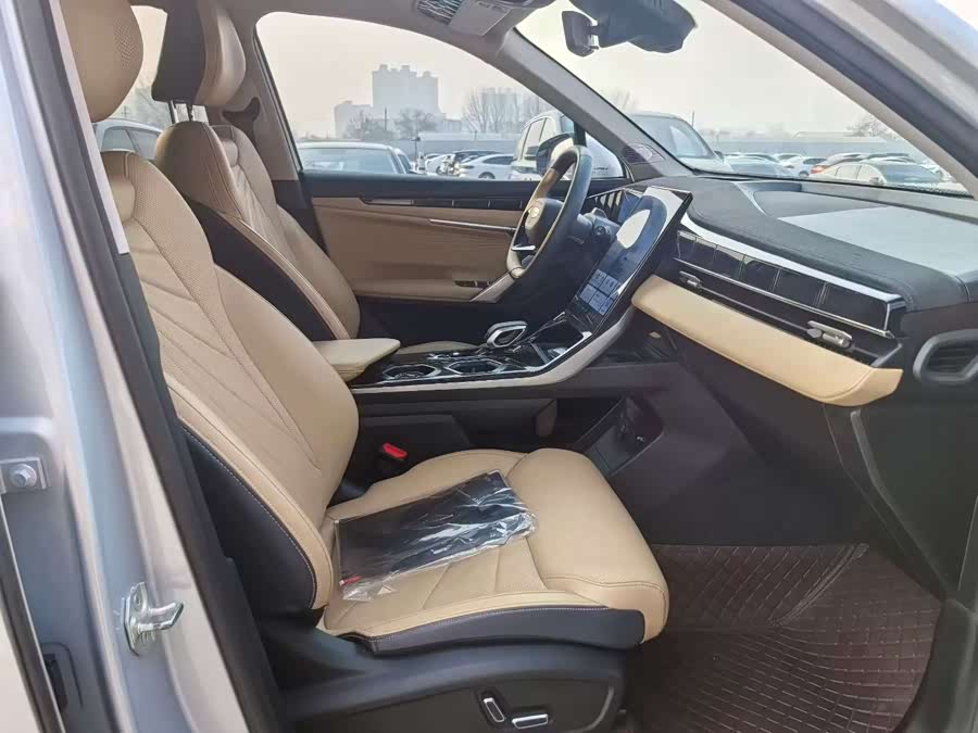 GEELY Boyue L 2023 car image #6