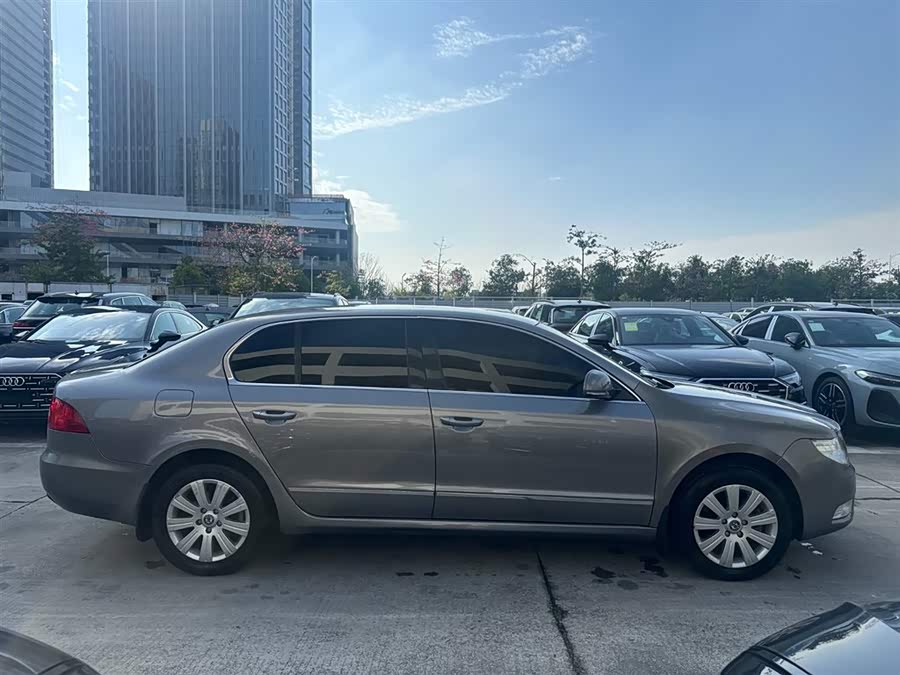 Skoda Superb 2011 imagen de coche #6