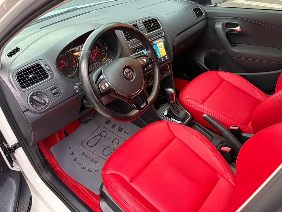 Volkswagen Polo 2016 car image #6