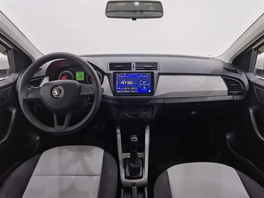 Skoda Fabia 2019 car image #6