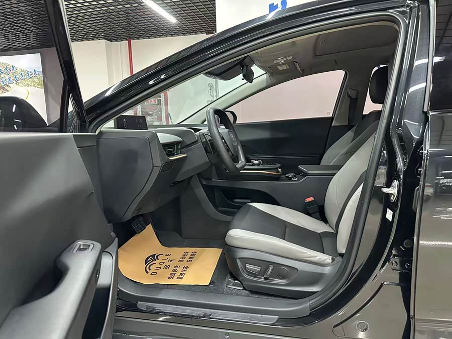 Toyota bZ3 2024 صورة سيارة #6