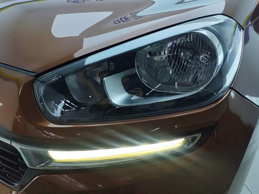 Kia Stonic 2016 imagen de coche #6