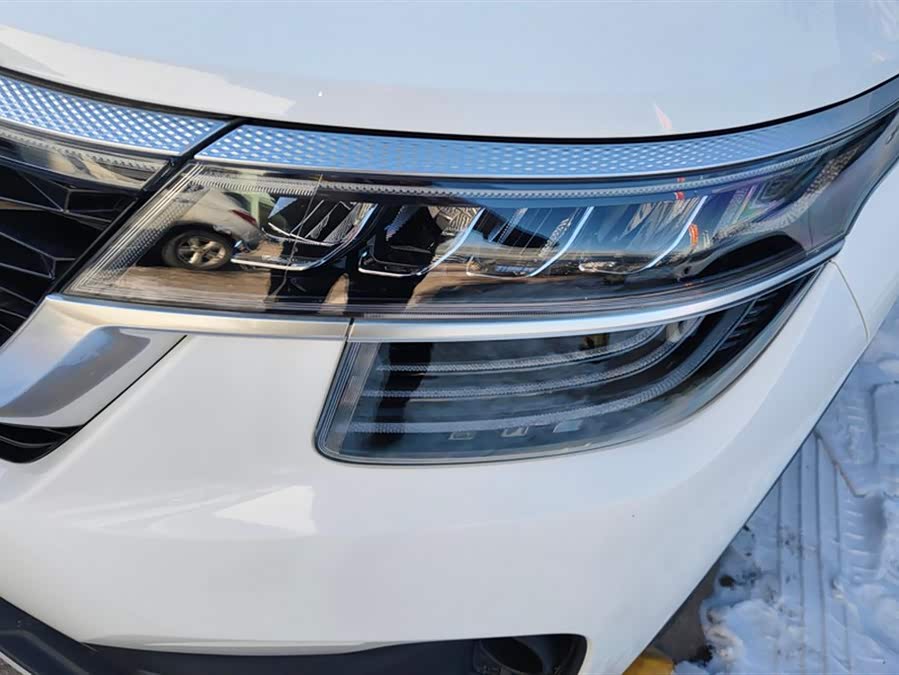 Kia Stonic 2021 car image #6