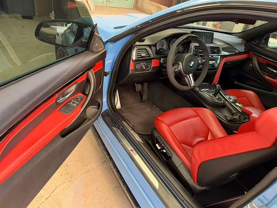 BMW M4 2024 image de voiture #6