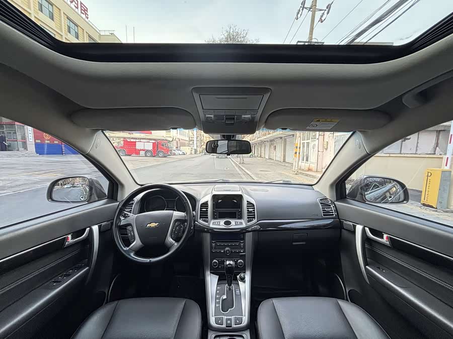 Chevrolet Captiva 2015 car image #6