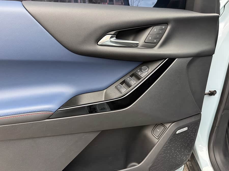 Chevrolet Equinox Plus 2024 #6 Chevrolet Equinox Plus 2024 car image #6