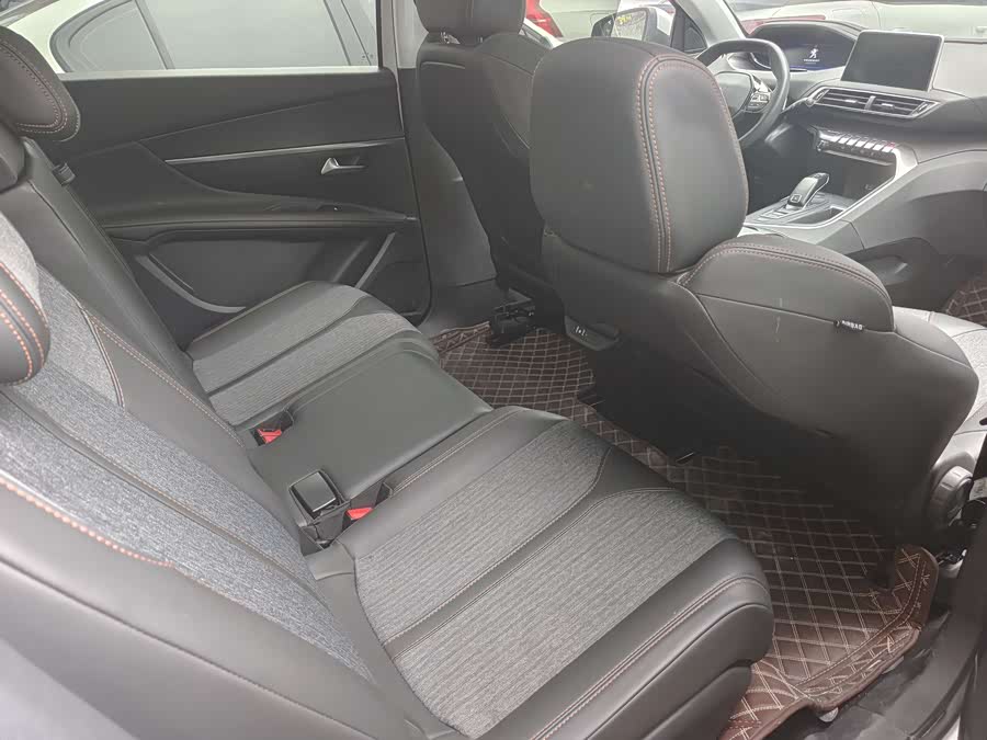 Peugeot 5008 2018 car image #6
