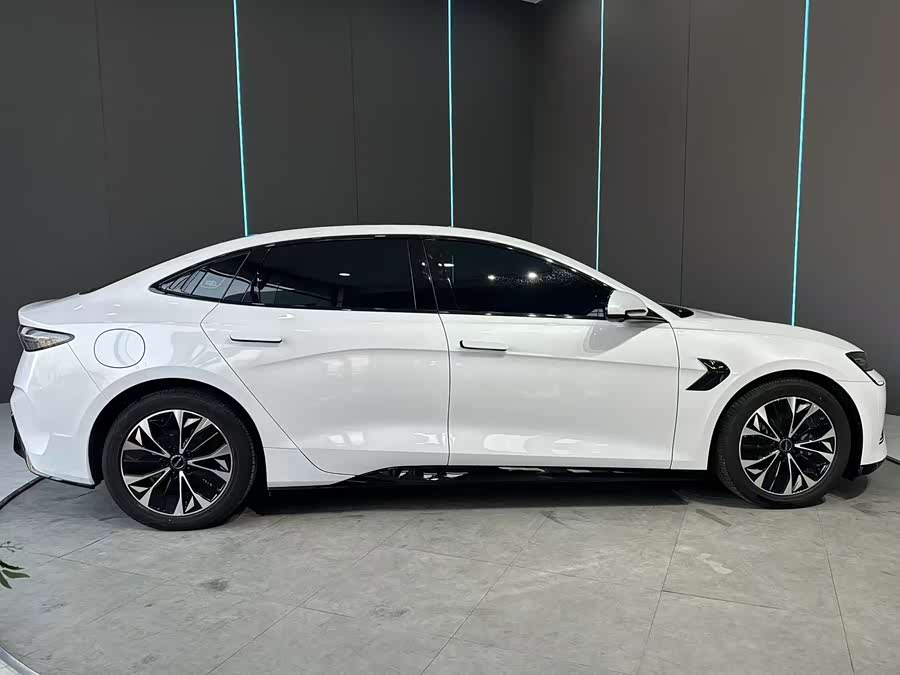 BYD Seal 2024 car image #6