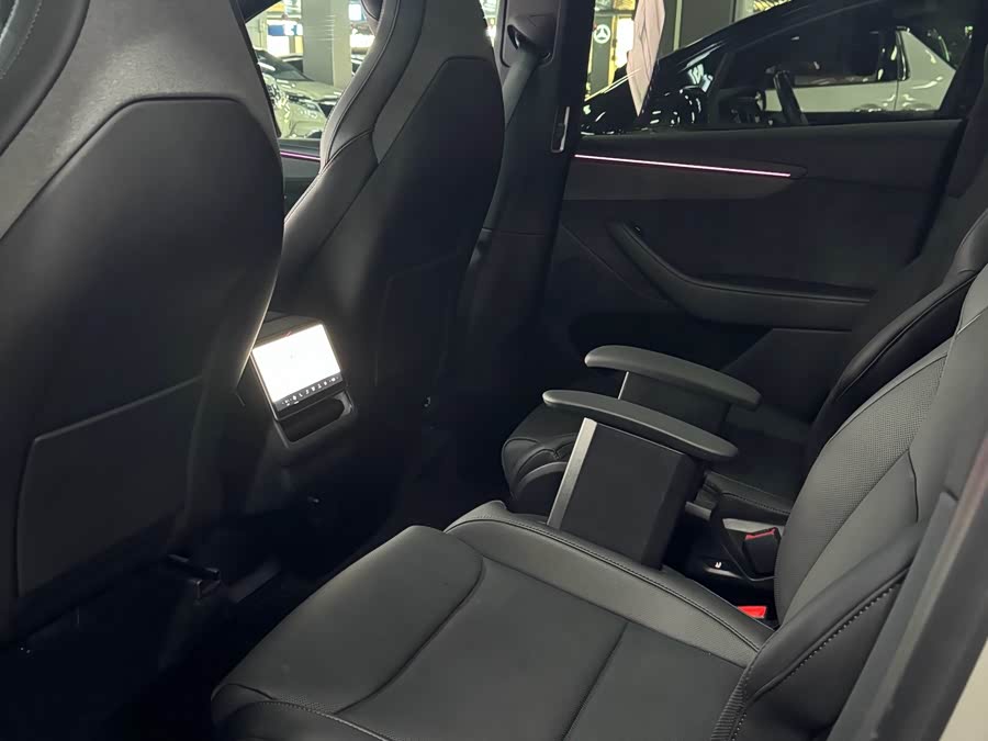 特斯拉 Model Y L 2025 汽车图片 #6