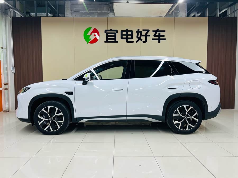 BYD SongL DM-i 2025 car image #6