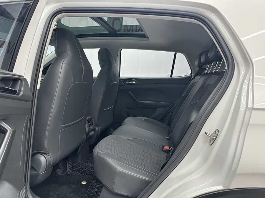 Volkswagen T-Cross 2021 #6 Volkswagen T-Cross 2021 car image #6