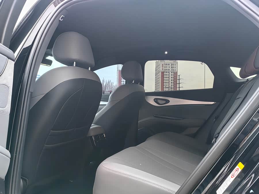 BYD Seal 07 DM-i 2025 car image #6