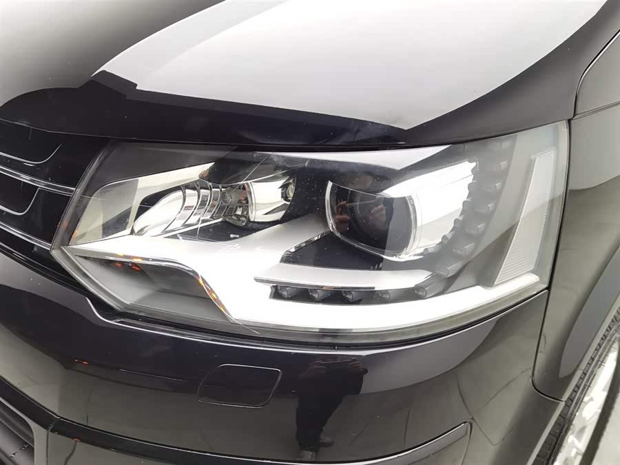 Volkswagen Caravelle 2016 car image #6