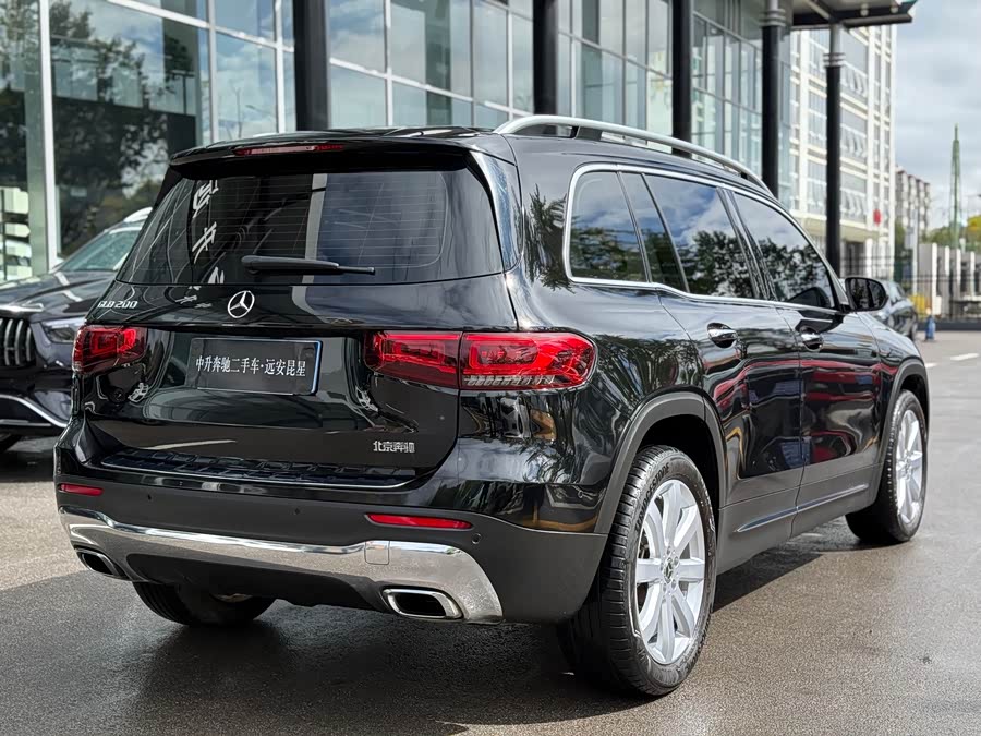 Mercedes-Benz GLB Class 2025 car image #6