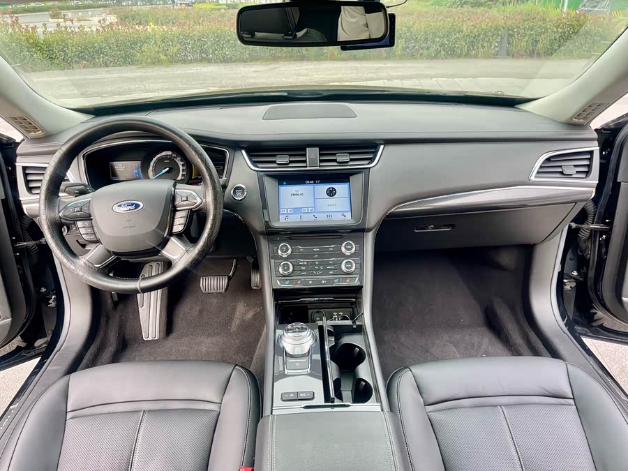 Ford Taurus 2017 car image #6