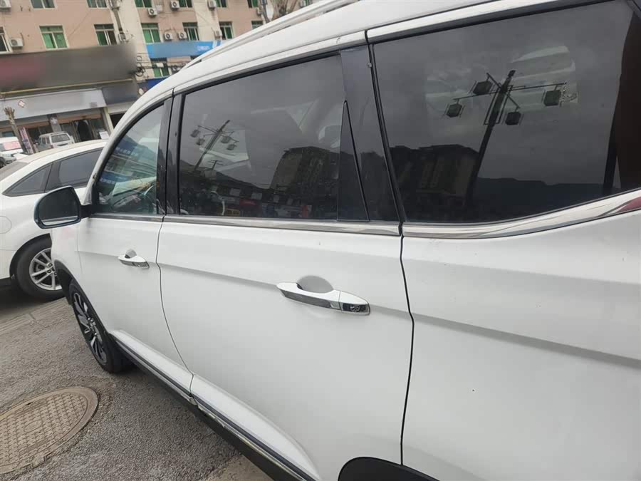 Forthing T5 2019 #6 Forthing T5 2019 صورة سيارة #6