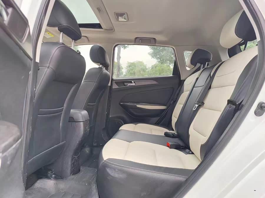 Changan CS35 2017 car image #6