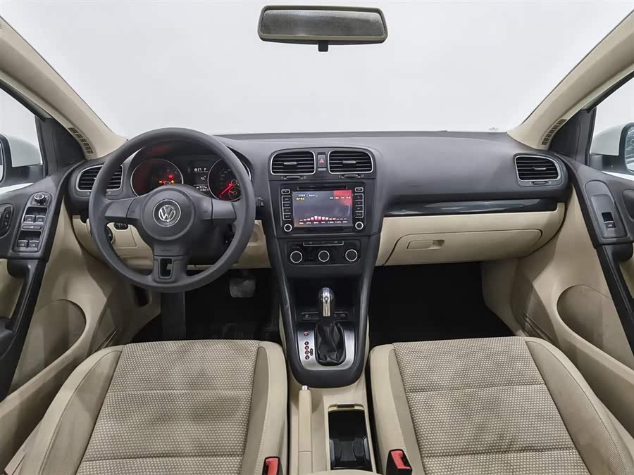 Volkswagen Golf 2011 car image #6