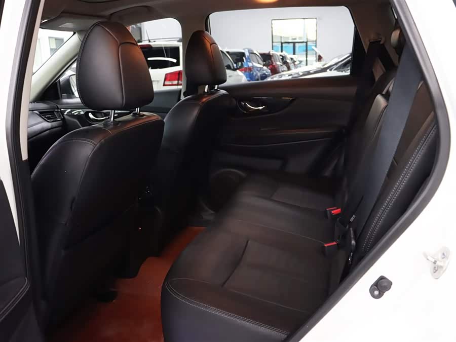 Nissan X-Trail 2020 car image #6
