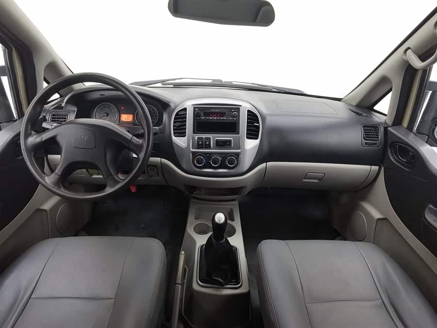 Forthing Lingzhi 2019 #6 Forthing Lingzhi 2019 car image #6