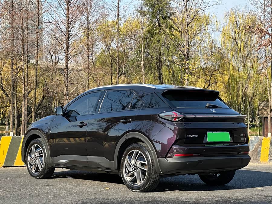 哪吒汽车 哪吒U 2021 #6 哪吒汽车 哪吒U 2021 汽车图片 #6