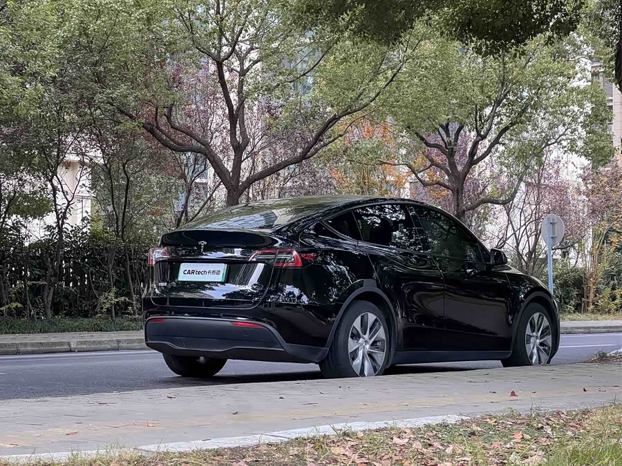 Tesla Model Y 2022 #6 Tesla Model Y 2022 car image #6