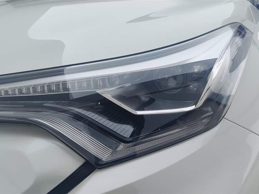 Toyota C-HR EV 2021 immagine di auto #6