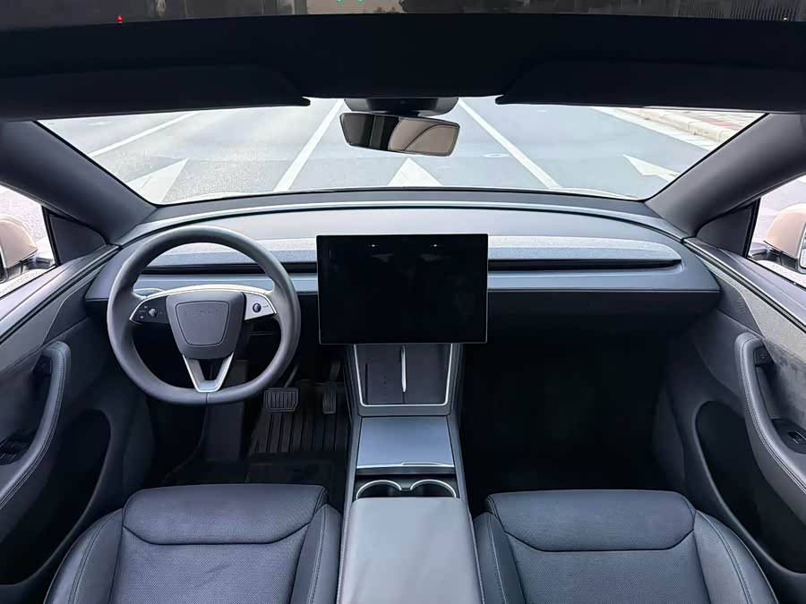 特斯拉 Model Y L 2025 汽车图片 #6
