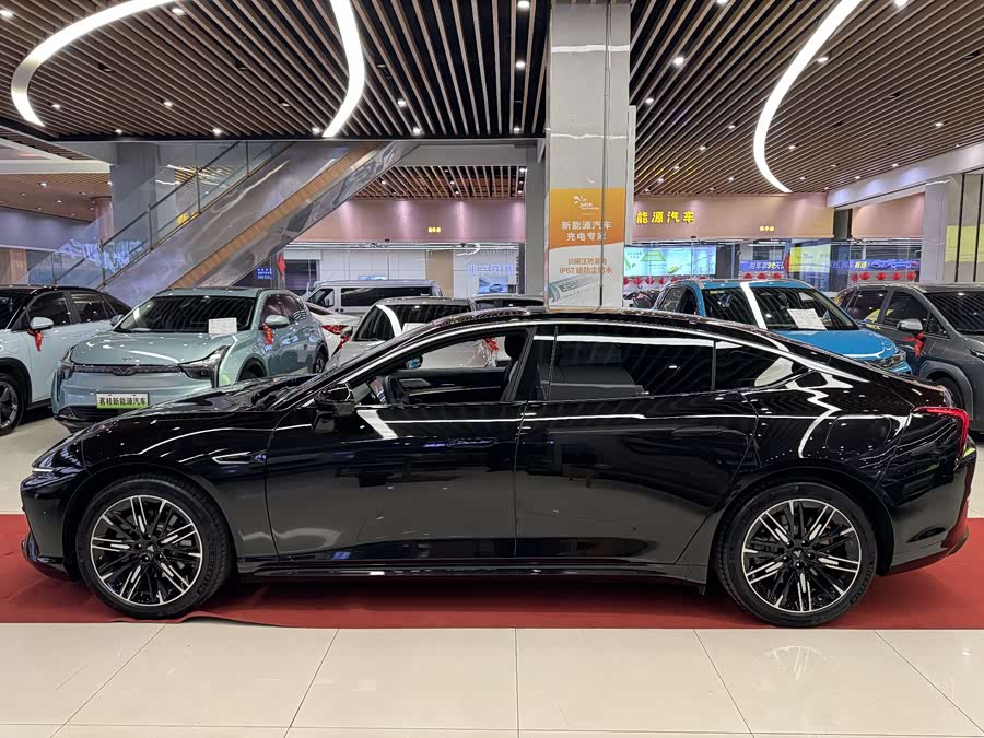 哪吒汽车 哪吒S 2023 汽车图片 #6