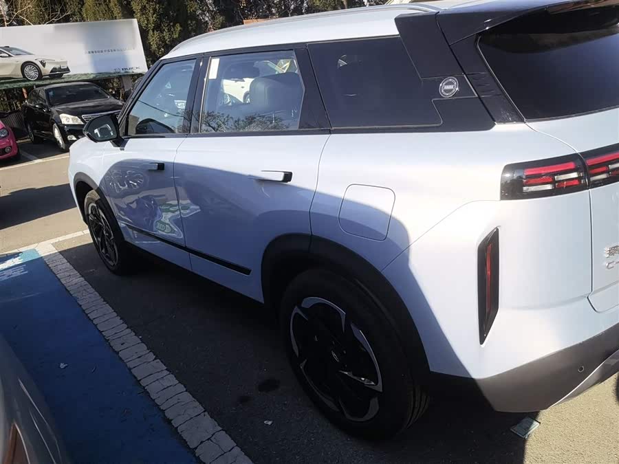 Chery Exploration 06 C-DM 2025 #6 Chery Exploration 06 C-DM 2025 car image #6