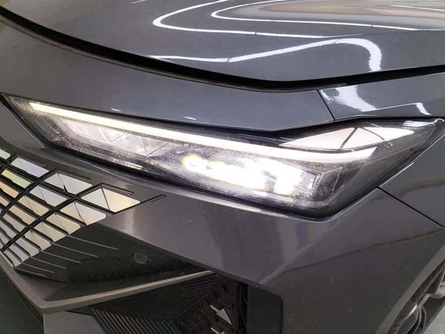 Changan UNI-V iDD 2023 car image #6