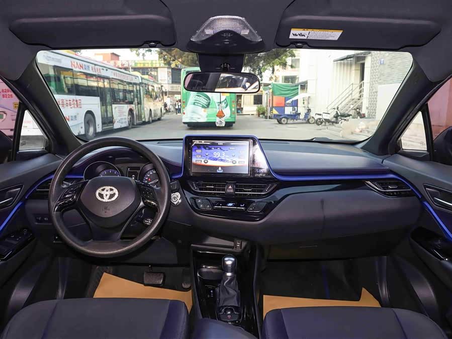Toyota C-HR 2018 car image #6
