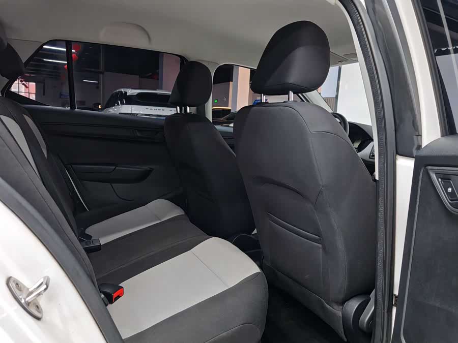 Skoda Fabia 2015 immagine di auto #6