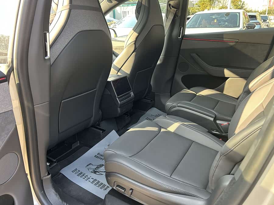 特斯拉 Model Y L 2025 汽车图片 #6