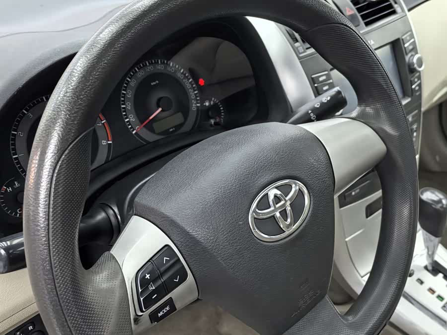 Toyota Corolla 2014 #6 Toyota Corolla 2014 car image #6