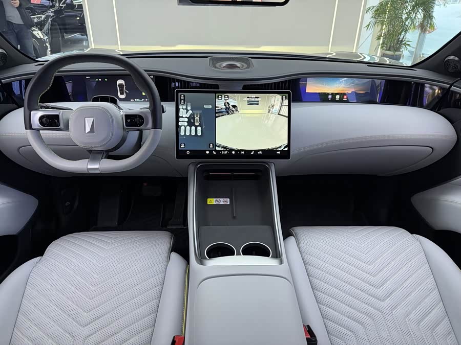 Avatr 11 2025 car image #6