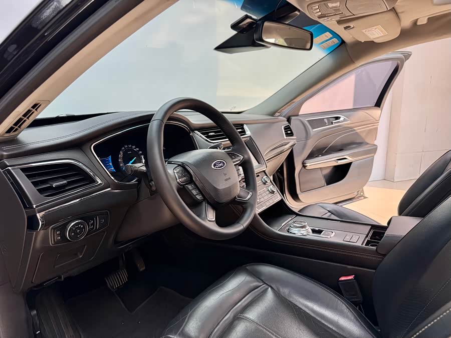 Ford Taurus 2016 car image #6