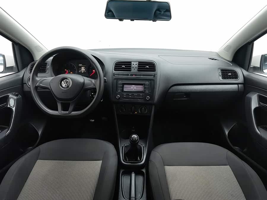Volkswagen Polo 2014 car image #6
