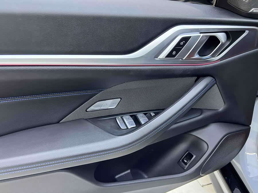 BMW i4 2022 car image #6