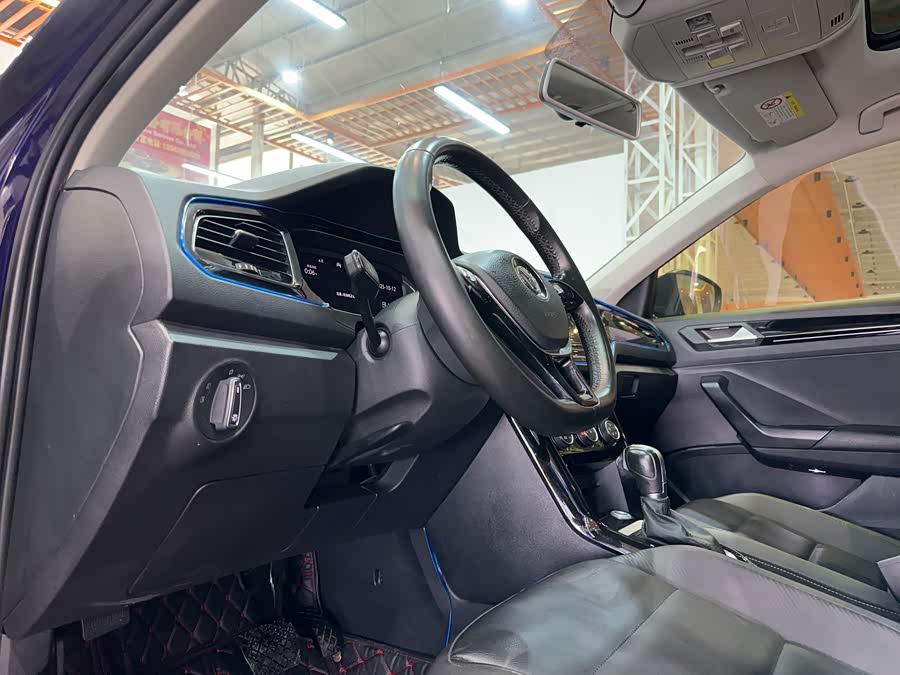 T-Roc 2020 car image #6