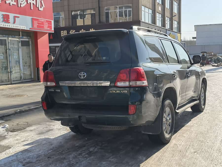 Toyota Land Cruiser 2010 #6 Toyota Land Cruiser 2010 car image #6